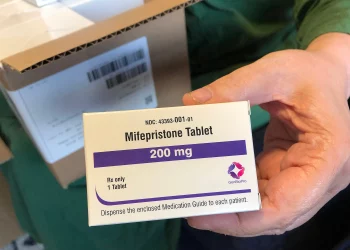 텍사스·플로리다, FDA 상대 낙태약 승인 소송 제기… “미페프리스톤 안전성 평가 미흡”