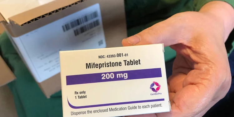 텍사스·플로리다, FDA 상대 낙태약 승인 소송 제기… “미페프리스톤 안전성 평가 미흡”