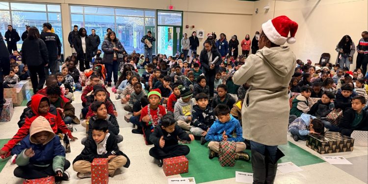 휴스턴 한인상공회 KACC, 토이 드라이브로 연말 나눔 실천