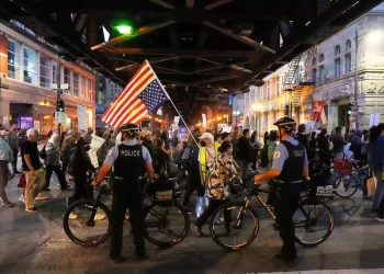 트럼프 행정부, 19개 여행금지 국가 출신 이민 신청 전면 중단