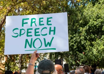 텍사스 교사노조, ‘찰리 커크 관련 SNS 조사’에 교육당국 제소 …”수정헌법 1조 위반”