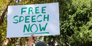 텍사스 교사노조, ‘찰리 커크 관련 SNS 조사’에 교육당국 제소 …”수정헌법 1조 위반”