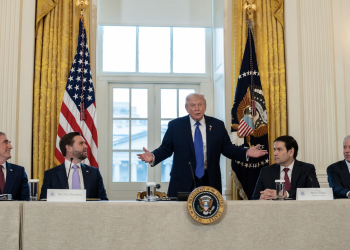 트럼프, 신용카드 금리 연 10%로 제한 추진 … 금융업계는 ‘반발’