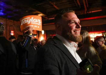 ’50년 공화당 지지, 트럼프 17%p 우세 지역’ 뒤집혔다 … 주상원 보궐선거 민주당 후보 압승