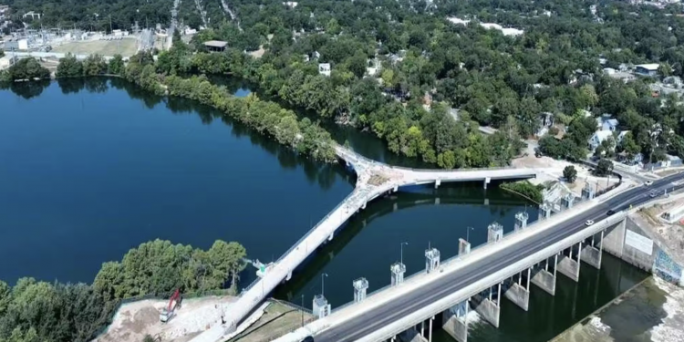 오스틴 ‘위시본 브리지·유니티 언더패스’ 개통… “강변 루프 완성”