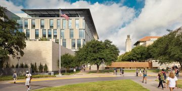 UT 오스틴, 인종·민족·성별 관련 3개 학과 통합 결정 … “정치적 후퇴” 반발도