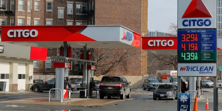 미국-이란 전쟁 여파에 미국 휘발유값 갤런당 3.54달러 … 1년 반 만에 최고