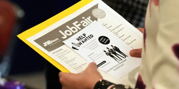 “미 실업보험, 경기침체 대비 미흡” … 전문가들 “급여 수준 및 기간 모두 부족”