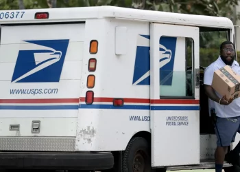 우체국, 한시적 유류 할증료 도입 … “국제 유가 급등에 따른 운송비 상승”