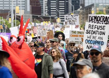 텍사스 전역 ‘노 킹스’ 시위 확산 … 이민단속·이란전쟁 반대 목소리