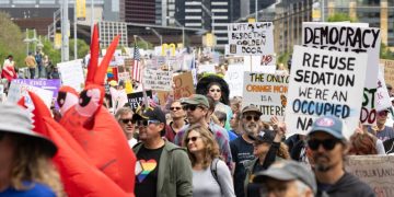 텍사스 전역 ‘노 킹스’ 시위 확산 … 이민단속·이란전쟁 반대 목소리