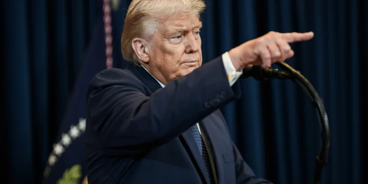 미국-이란 전쟁 여파로 유가 급등 … 트럼프 “유가 오르면 미국은 돈 더 많이 벌어”