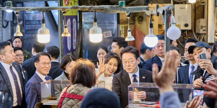 한국, 민주주의 지수 19계단 상승 … “자유민주주의 지위 회복”