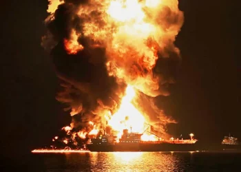 중동 지역 긴장 고조에 항공권 가격 상승 및 노선 감축 등 연쇄 파장 확산 … 최대 124% 상승