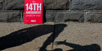 미 대법, ‘출생시민권 제한’ 트럼프 행정명령  위헌 여부 심리 시작