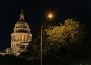 텍사스, 비입법 경로로 이민자 규제 확대 … 면허·차량·교육 전방위 영향