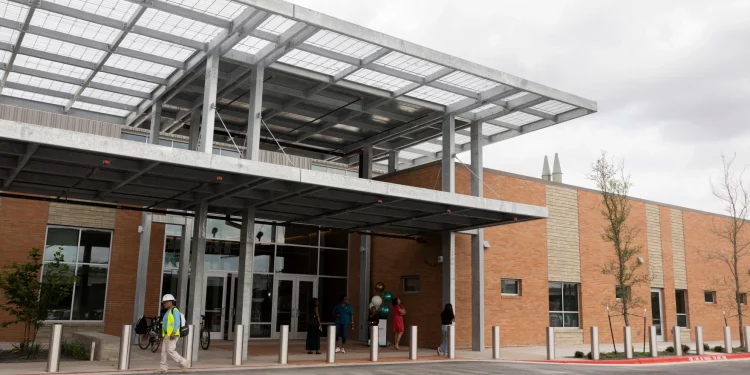 오스틴 ‘원스톱 공공의료’ 본격 가동 … 저소득층 의료 허브로 재탄생한 폐점백화점