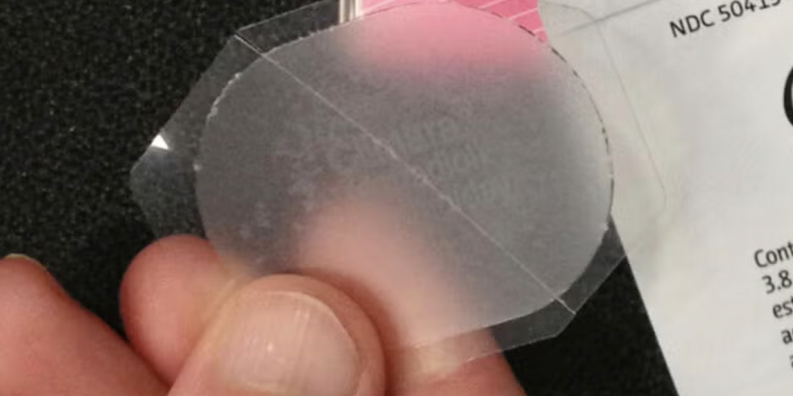 갱년기 여성 호르몬 치료 수요 급증에 에스트로겐 패치 품귀