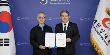 “세계 한상 연결하는 첫 총회 이끈다” …  세계한상총회 초대 의장에 하경서 회장 선임