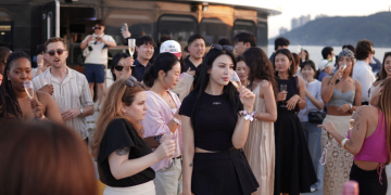 미주한상총연 차세대가 이끄는 와이너리, 부산시 공식와인 선정 …. 선상파티도 ‘성황’