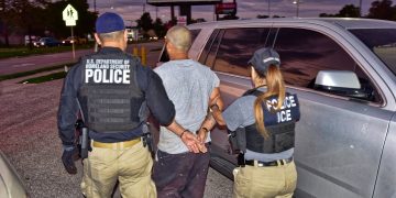 ICE, 거리 단속 대폭 확대 … 휴스턴 총격 사망 사건이 보여준 위험성